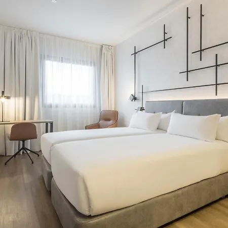 Отель Ilunion San Mames 4*